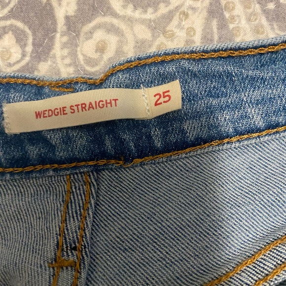 Levi’s Wedgie Straight Cropped Button Fly Distressed Raw Hem Jeans Women’s 25 - Picture 3 of 8